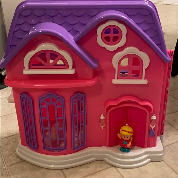 Hasbro Other - ❌SOLD❌Fold up dollhouse